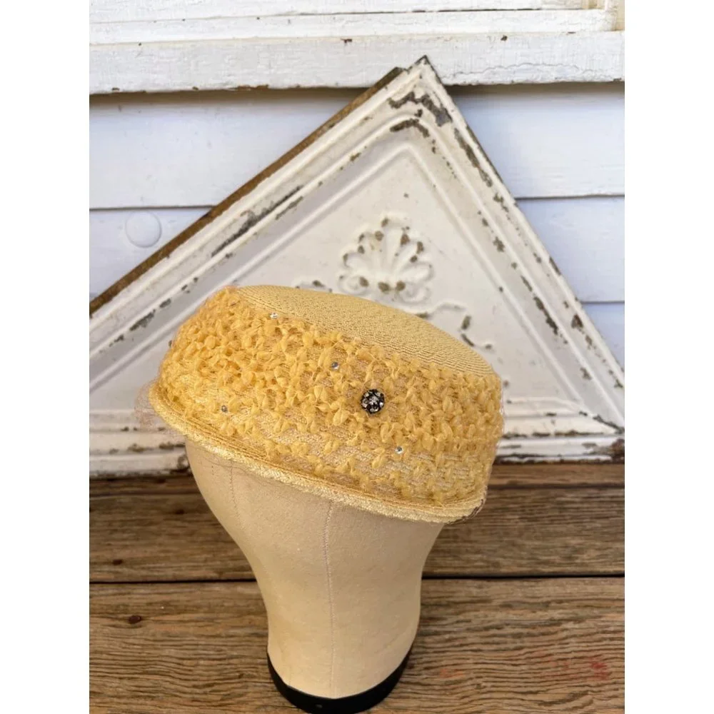 Vintage 1950s Yellow Straw Pill Box Hat Rhinestones MOD - Picture 1 of 15